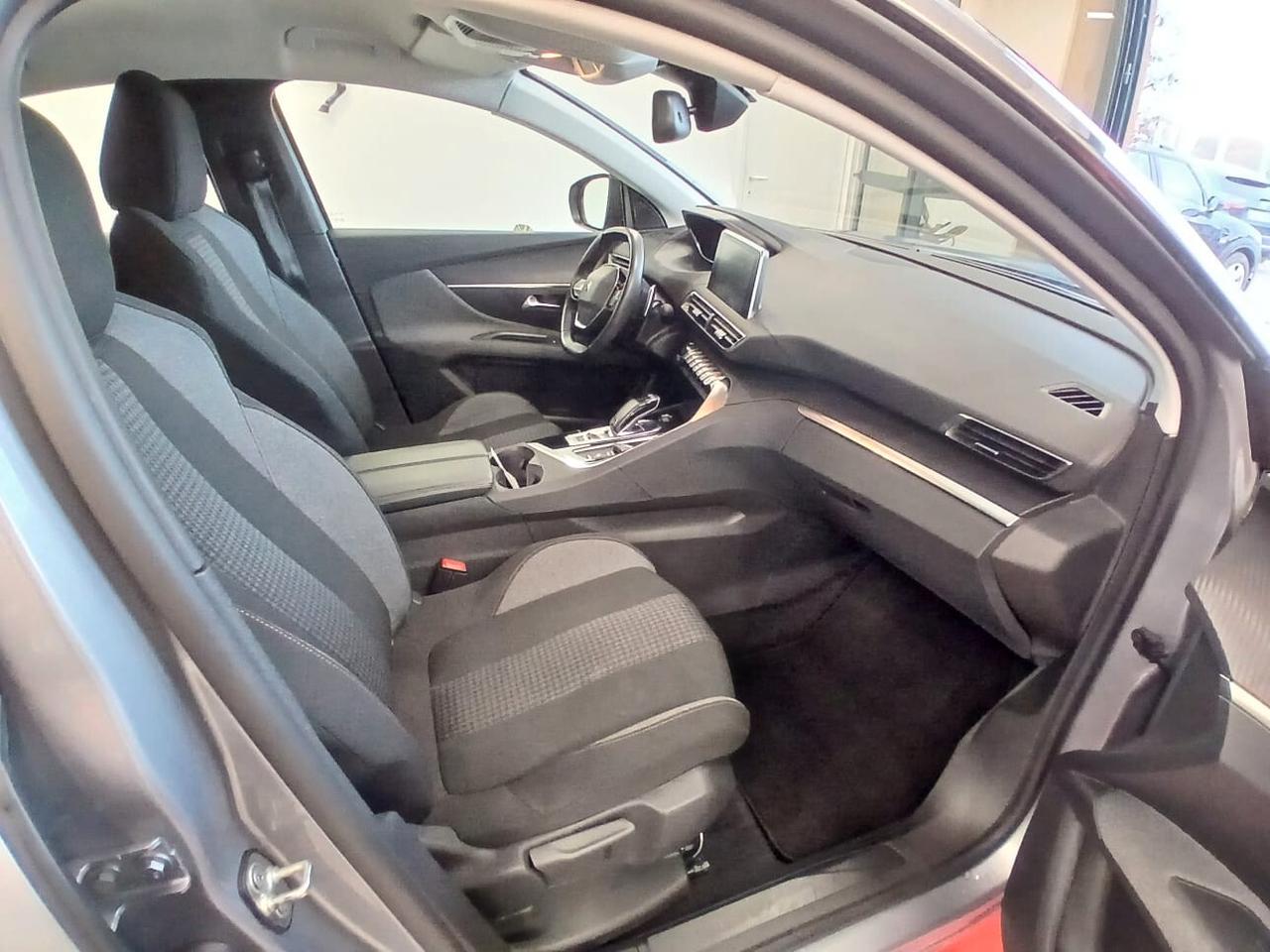 Peugeot 3008 BlueHDi 130 S&S EAT8 Active Pack