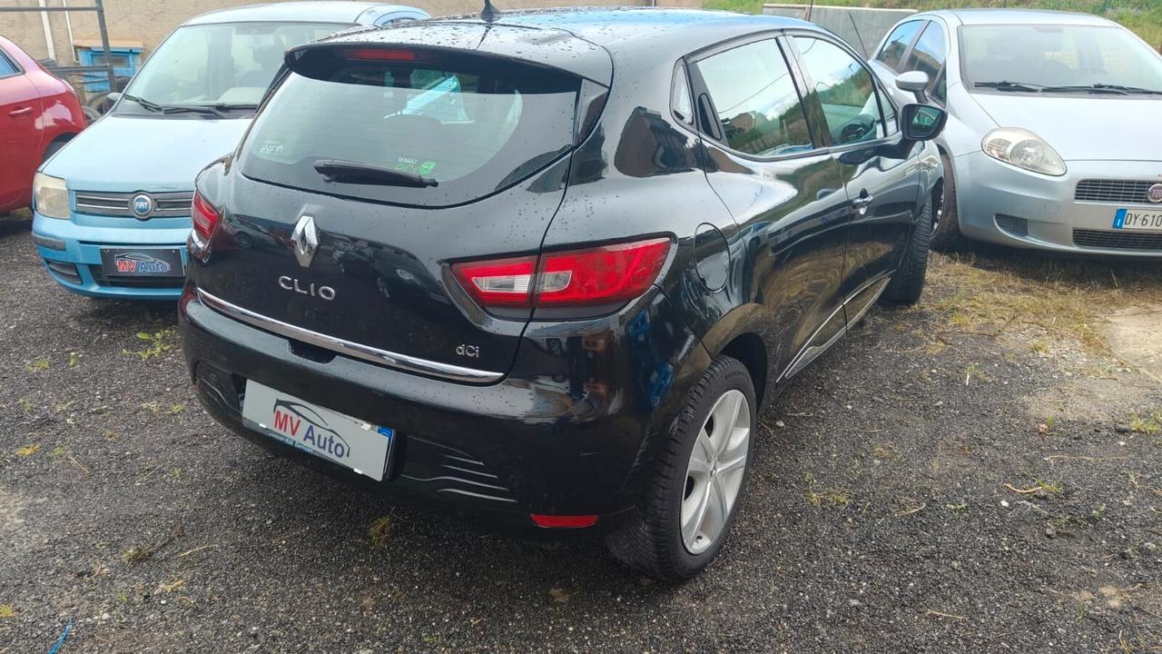RENAULT Clio 1.5 dCi 75 CV 5p Customer Natural