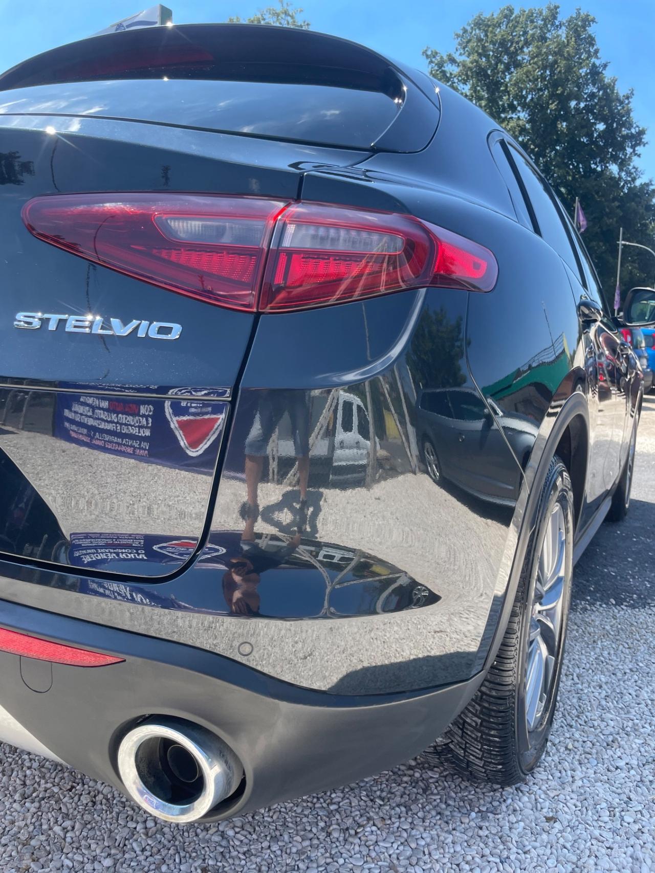 Alfa Romeo Stelvio 2.2 Turbodiesel 180 CV AT8 RWD Executive