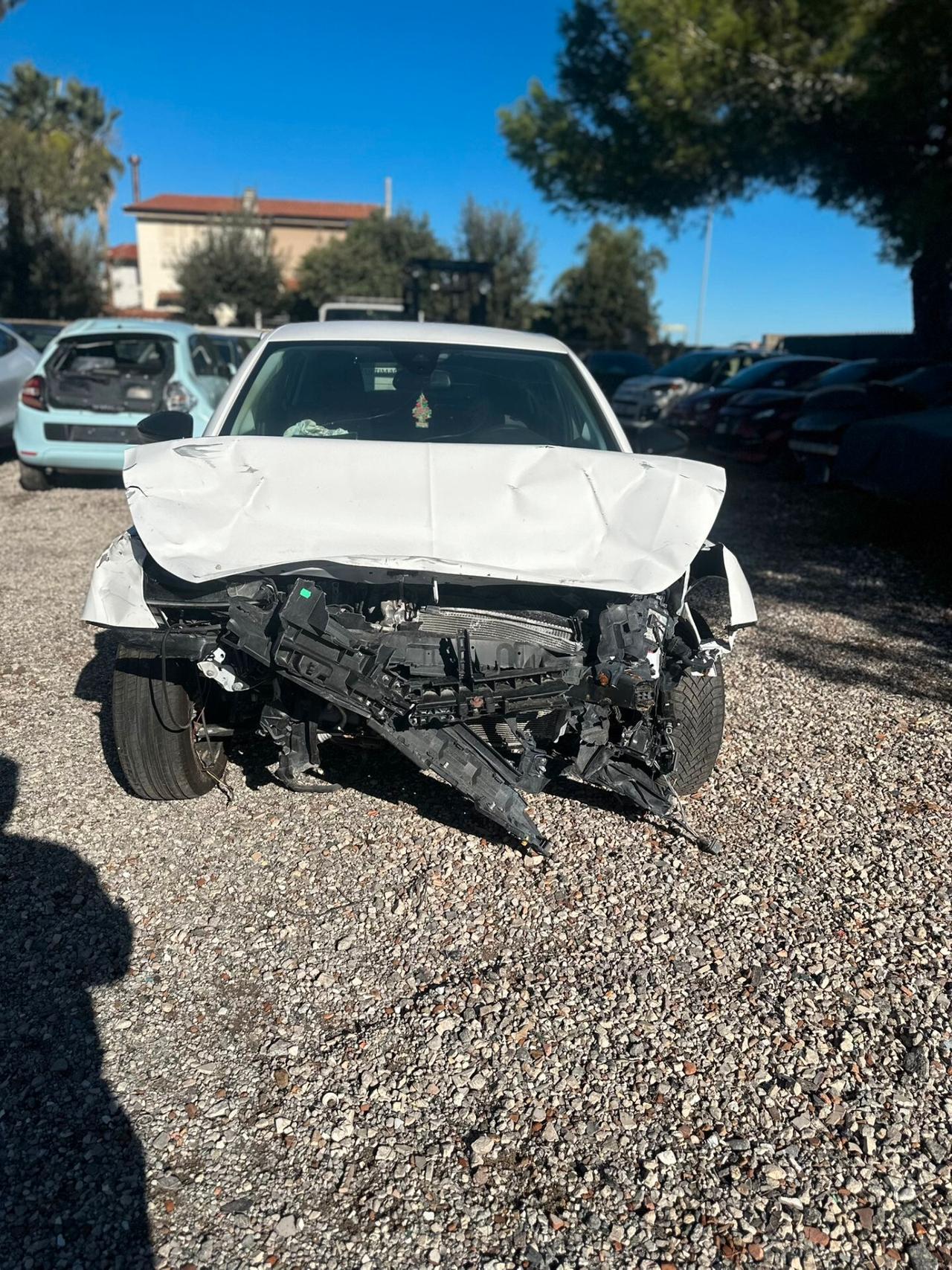 Opel Corsa 1.2 sinistrata incidentata