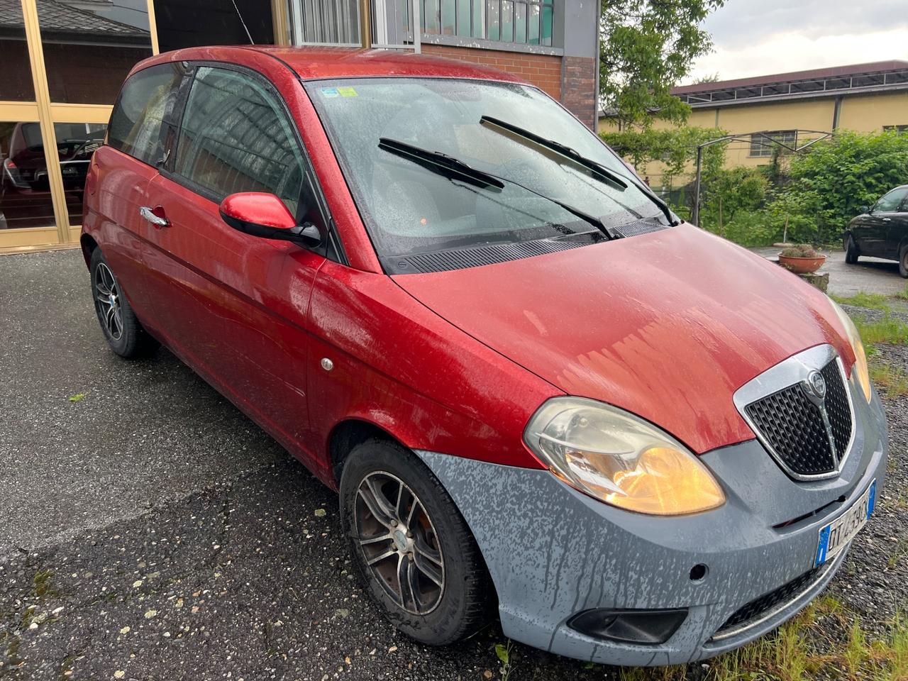 Lancia Ypsilon 1.3 MJT 75 CV Argento