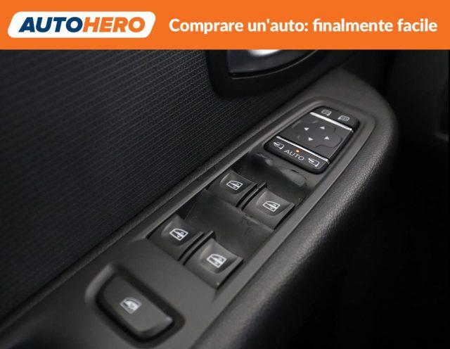 RENAULT Clio TCe 12V 90 CV 5 porte Moschino Zen