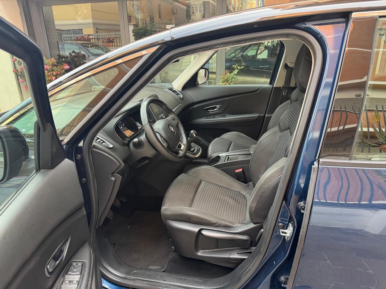 RENAULT Scenic TCe 140CV Intens