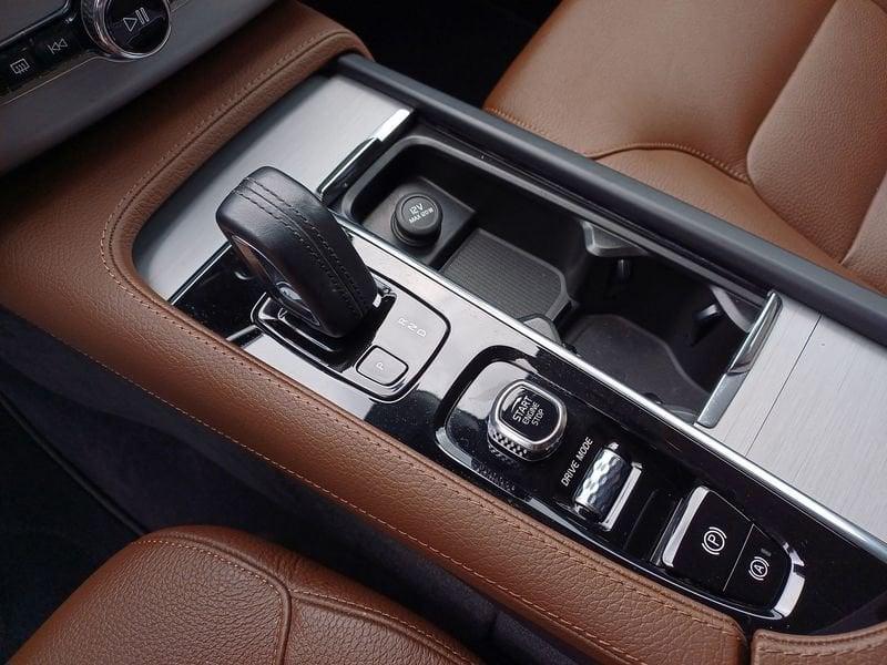 Volvo XC90 2.0 b5 Momentum awd geartronic my20