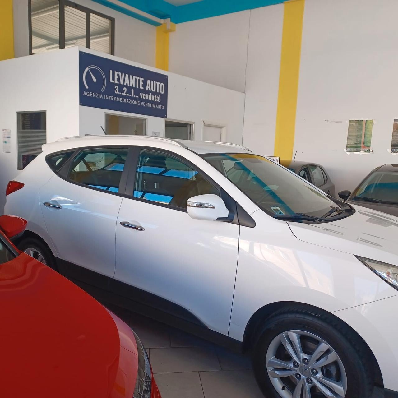 SEMBRA NUOVA HYUNDAI IX35 1.7 TDI