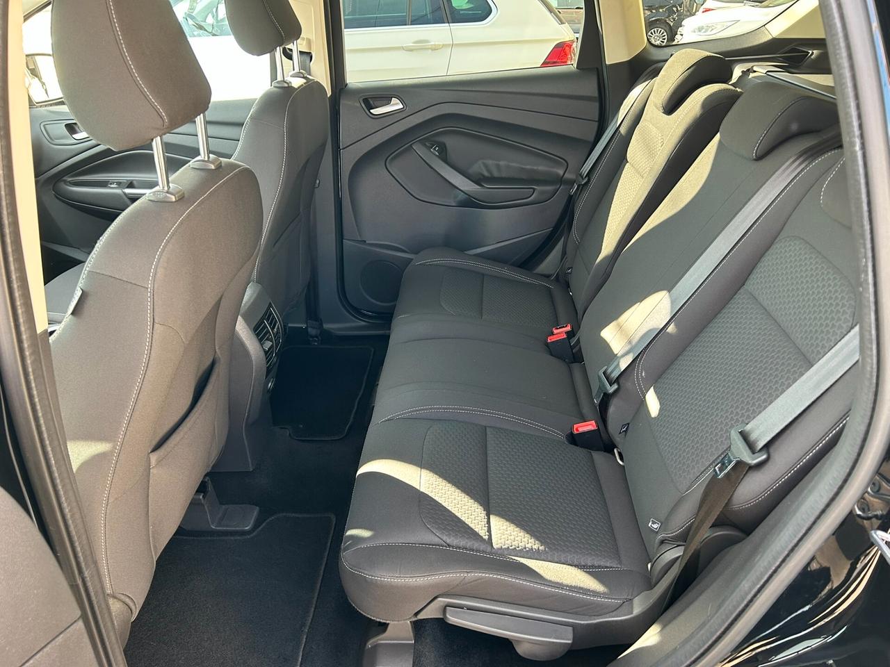 Ford Kuga 1.5 TDCI 120CV Business Powershift