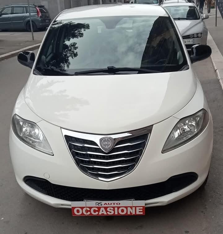 Lancia Ypsilon 1.2 69 CV 5 porte Silver