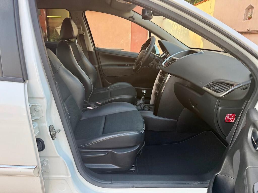 Peugeot 207 1.4 HDi 70CV 5p. Allure