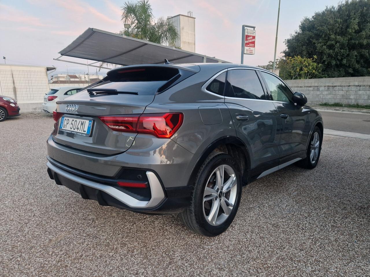 Audi Q3 SPORTBACK TDI quattro S tronic line edition