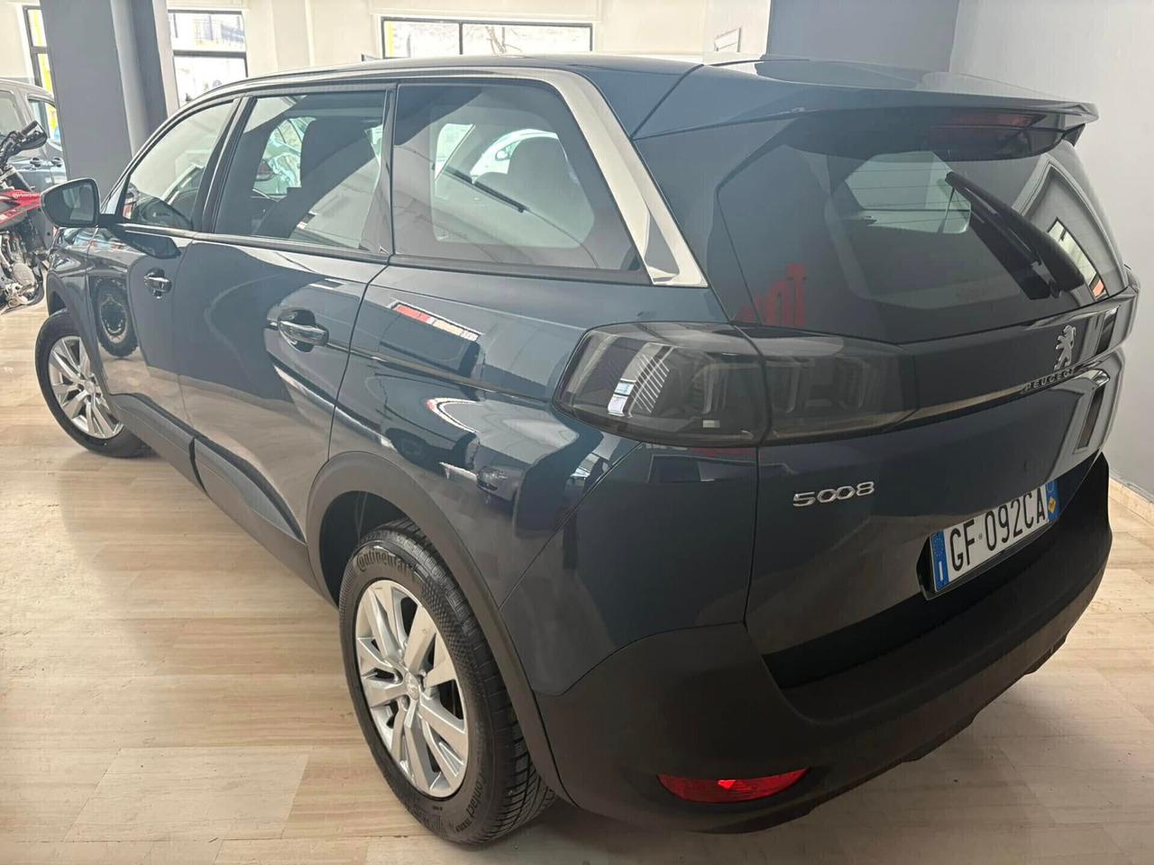 Peugeot 5008 DIESEL EAT8 7 POSTI 12 MESI GARANZIA