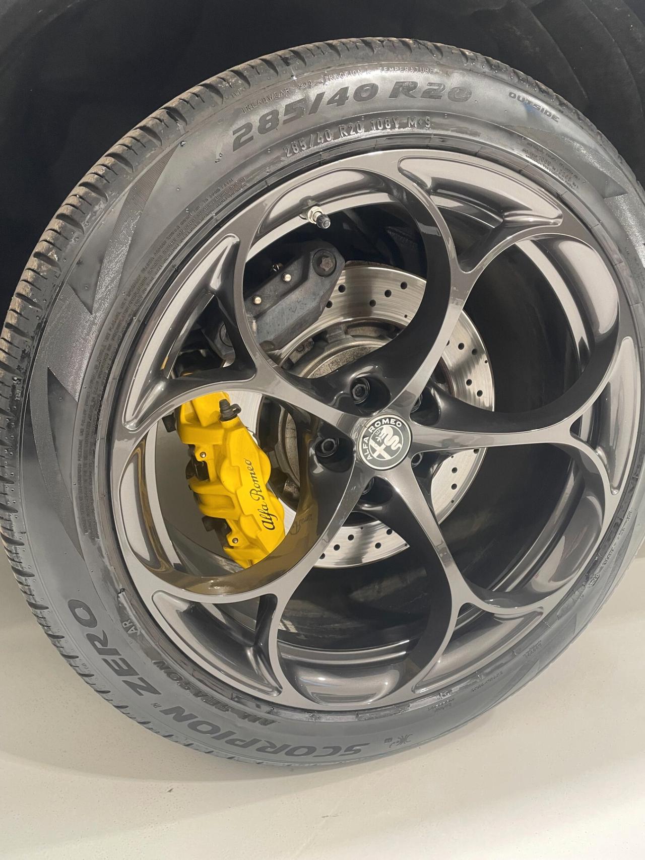 Alfa Romeo Stelvio 2,9 Bi-Turbo V6 Quadrifoglio - SUPER PREZZO