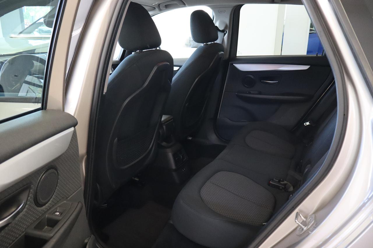 BMW 218 d ACTIVE TOURER ADVANTAGE - 218d