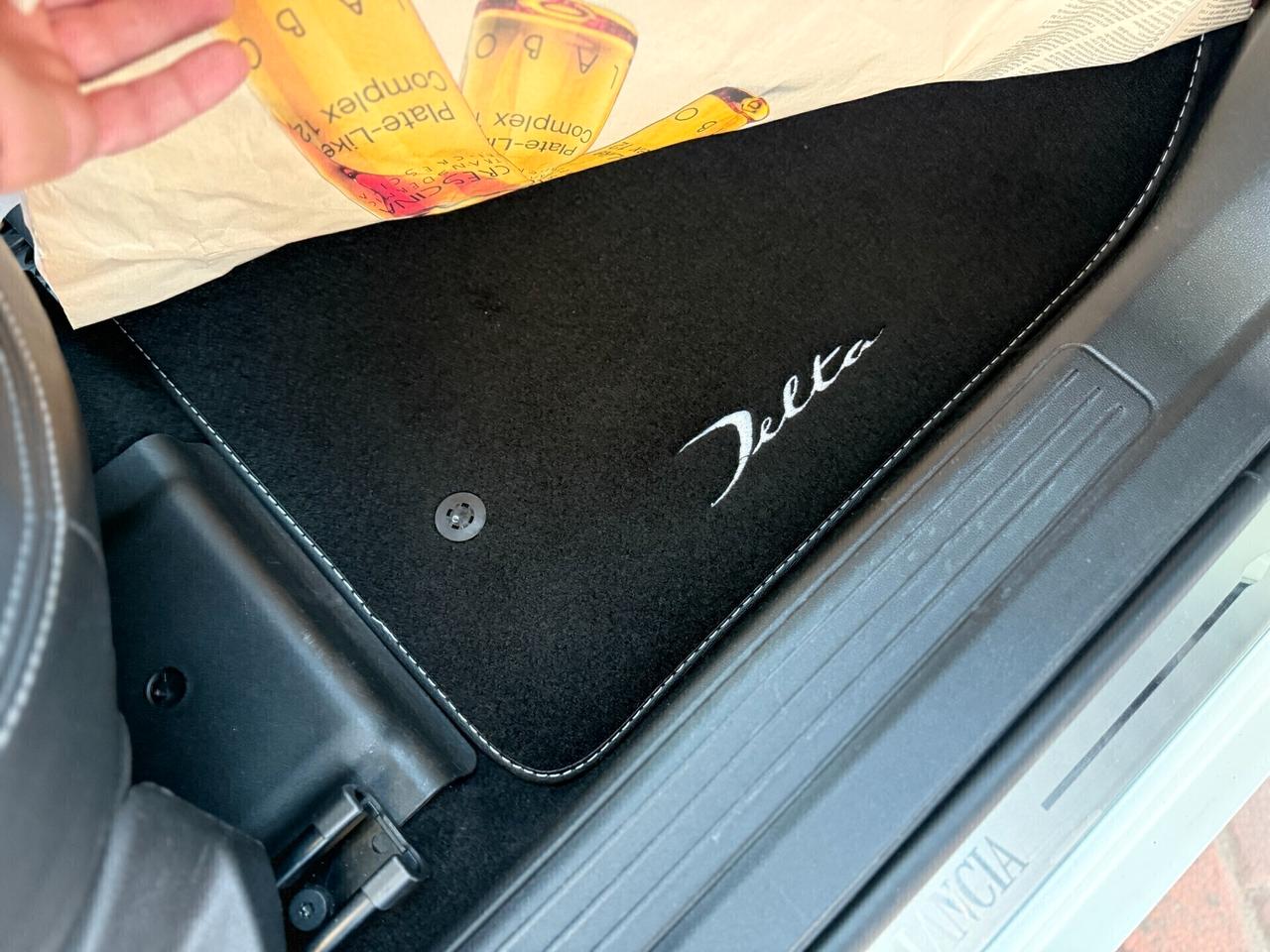 Lancia Delta 1.4 T-Jet 120 CV Gold Ecochic GPL,tetto apribile,pelle,cerchi 17,cruise control,comandi al volante,blu&me,sensori di parcheggio,full