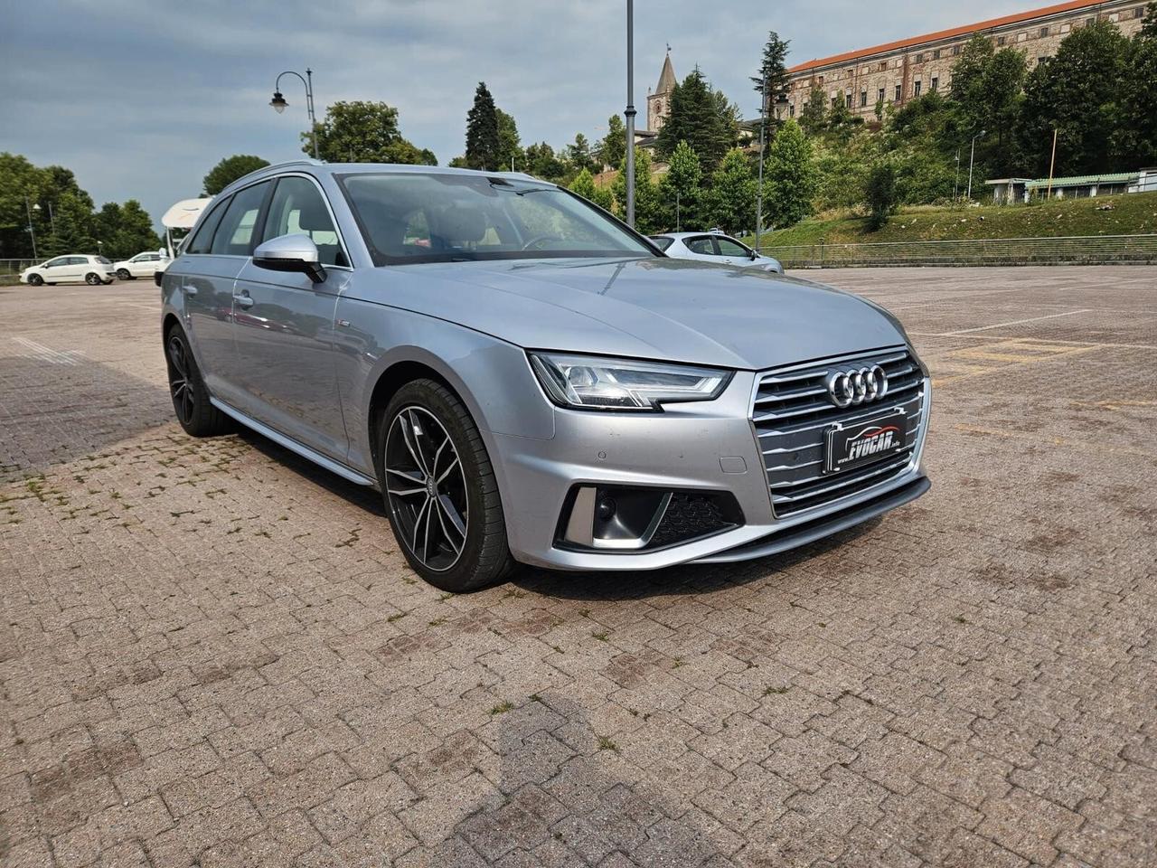 Audi A4 Avant 2.0 TDI 150 CV S tronic S line edition