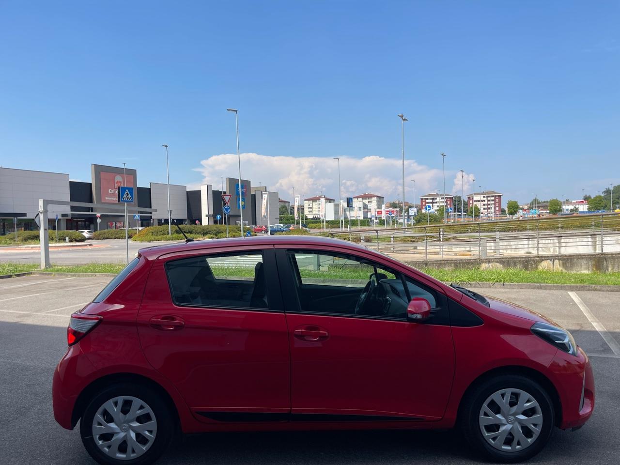 Toyota Yaris 1.5 5 porte Lounge