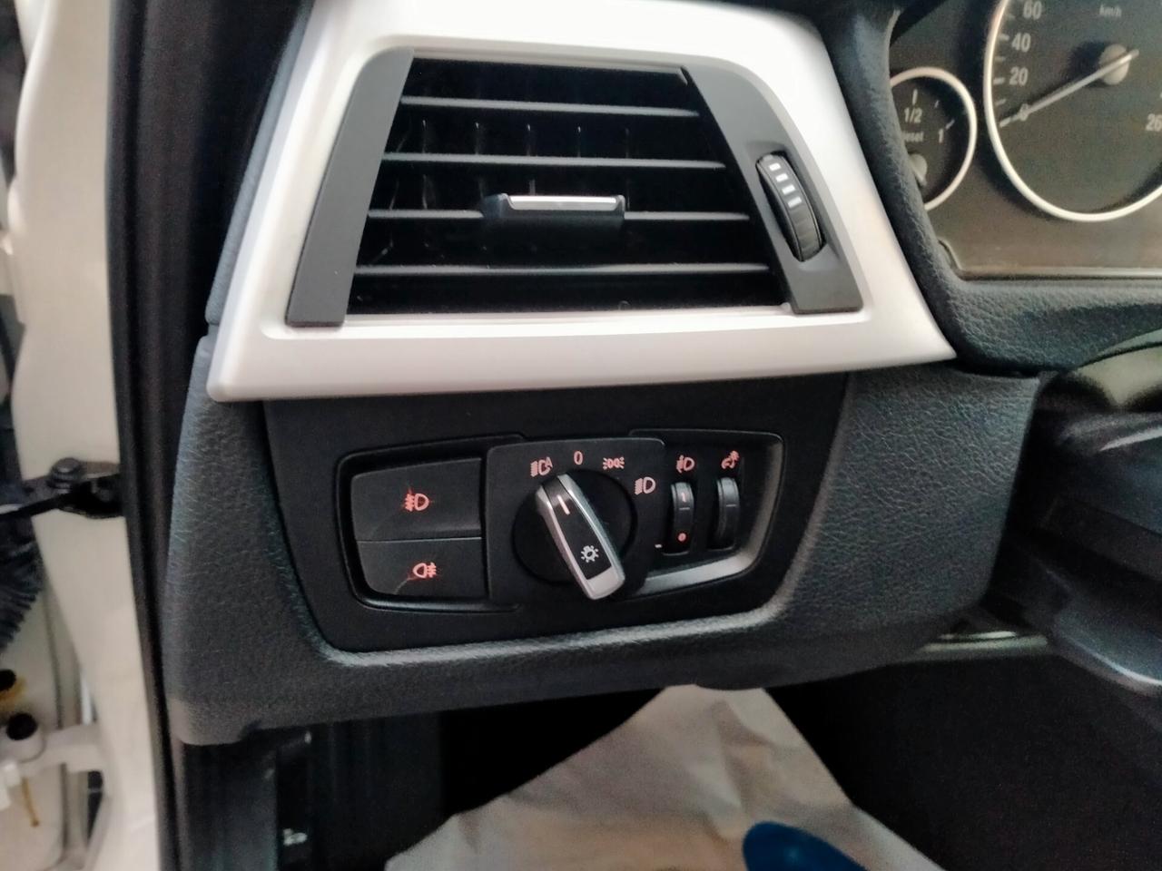 BMW 320 TOURING F31 EFF. DYNAMIC 163CV / PELLE TOTALE / VETRI PRIVACY / STEPTRONIC
