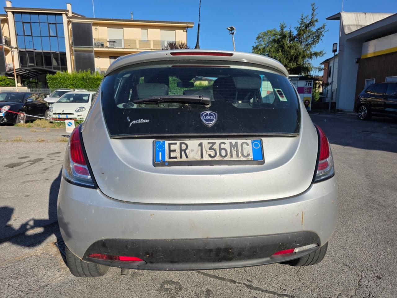 Lancia Ypsilon 1.2 69 CV Unyca