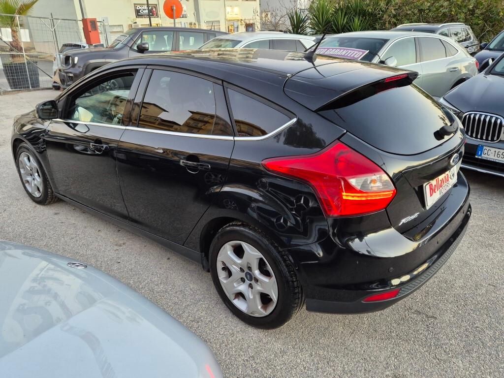 Ford Focus 1.6 TDCi 115 CV Titanium LEGGI