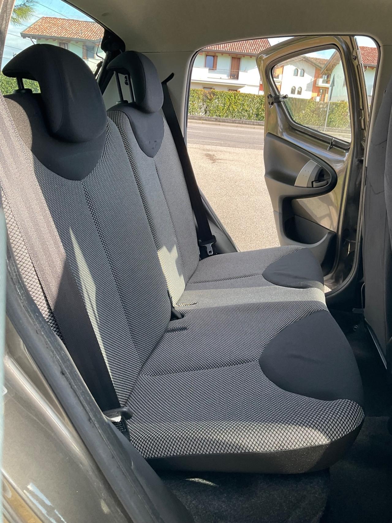 Toyota Aygo 1.0 12V VVT-i 5 porte Active Connect