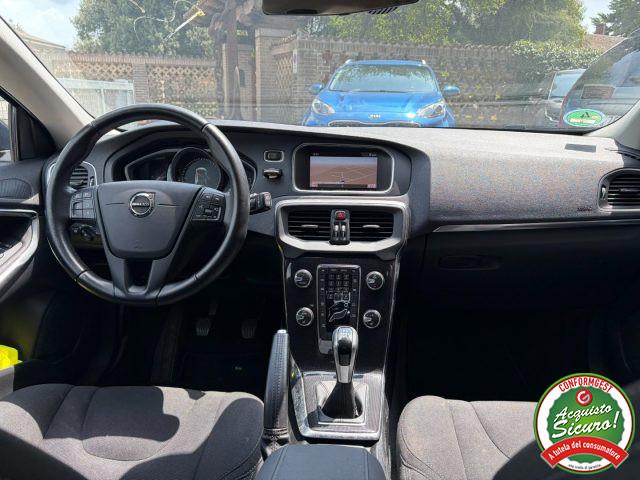 VOLVO V40 Momentum D2