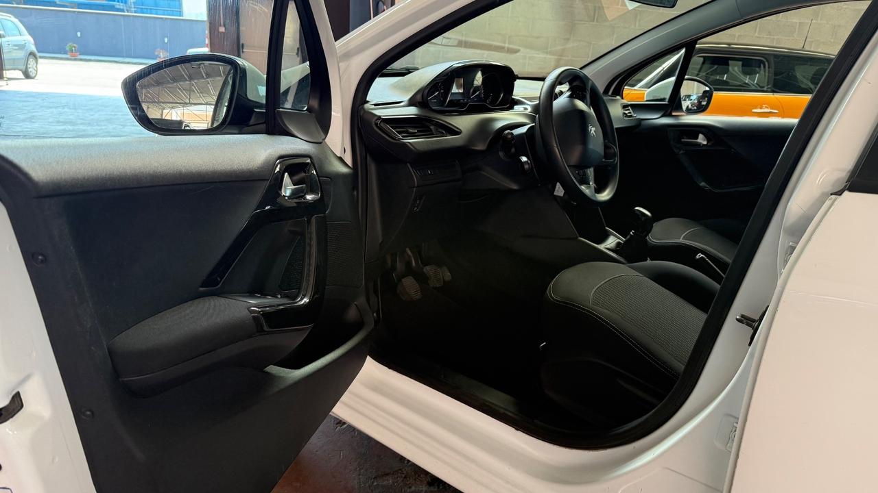 Peugeot 208 PureTech 82 5 porte Allure
