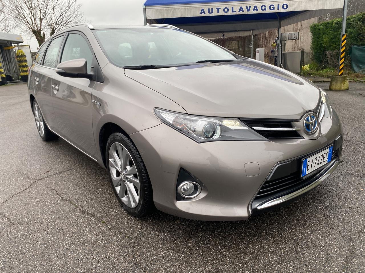 Toyota Auris Touring Sports 1.8 Hybrid Lounge