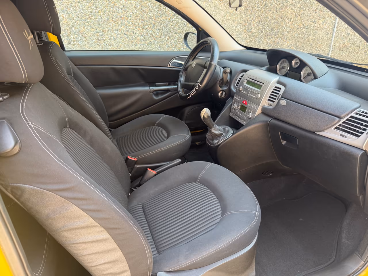 LANCIA YPSILON 1.3MTJ MOMO-DISING BICOLORE