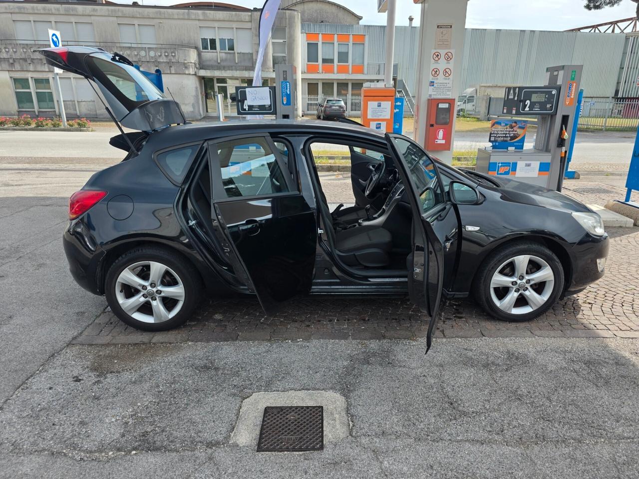 Opel Astra 1.4 100CV 5 porte GPL con 236.000km Neopatentati ok
