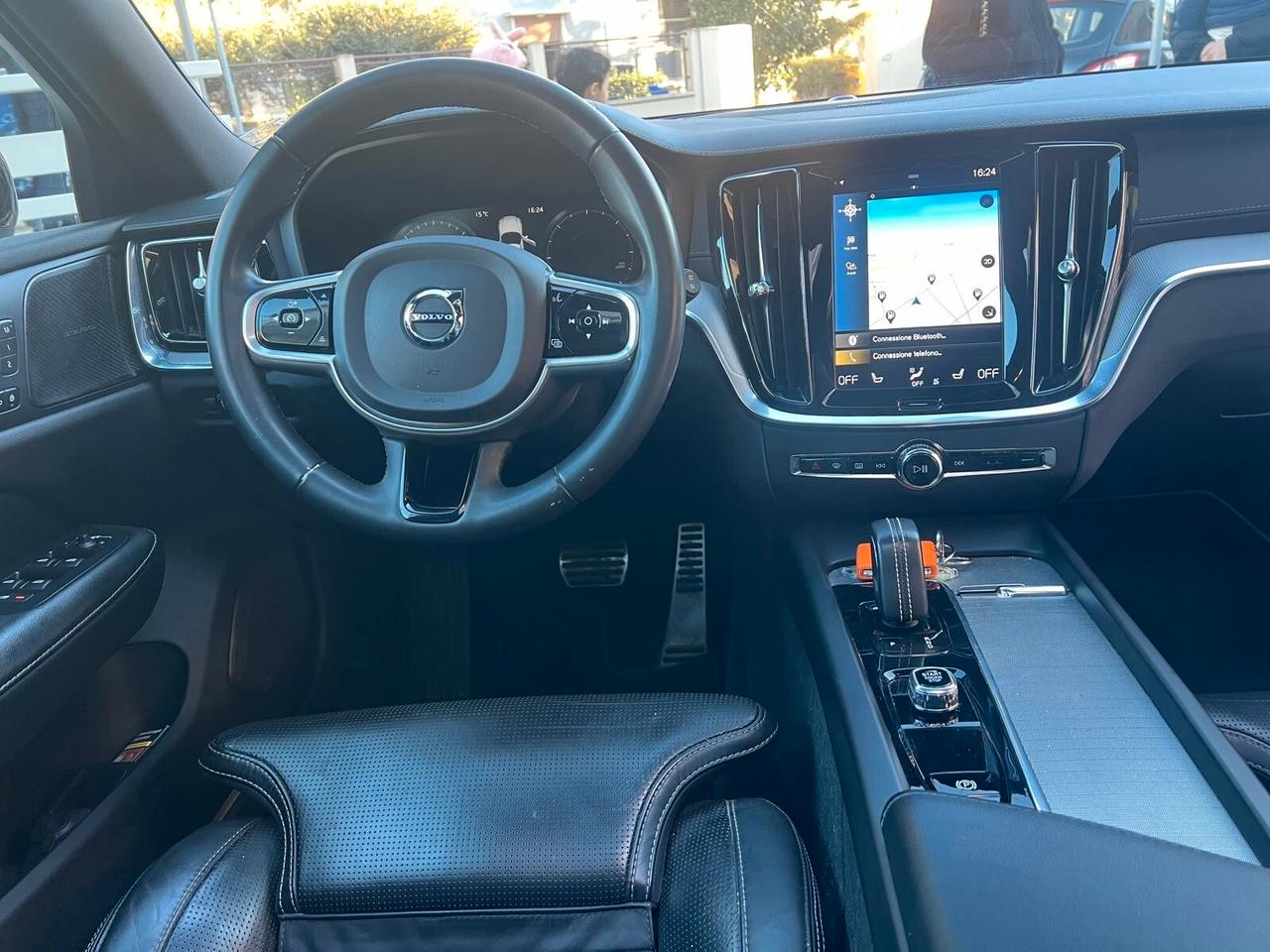 VOLVO V60 B4 GEARTRONIC R-DESING