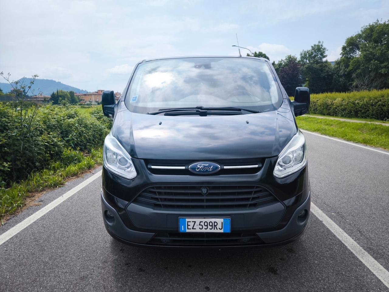 FORD TOURNEO CUSTOM 2,2 TDCI 155CV- TITANIUM- 8 POSTI