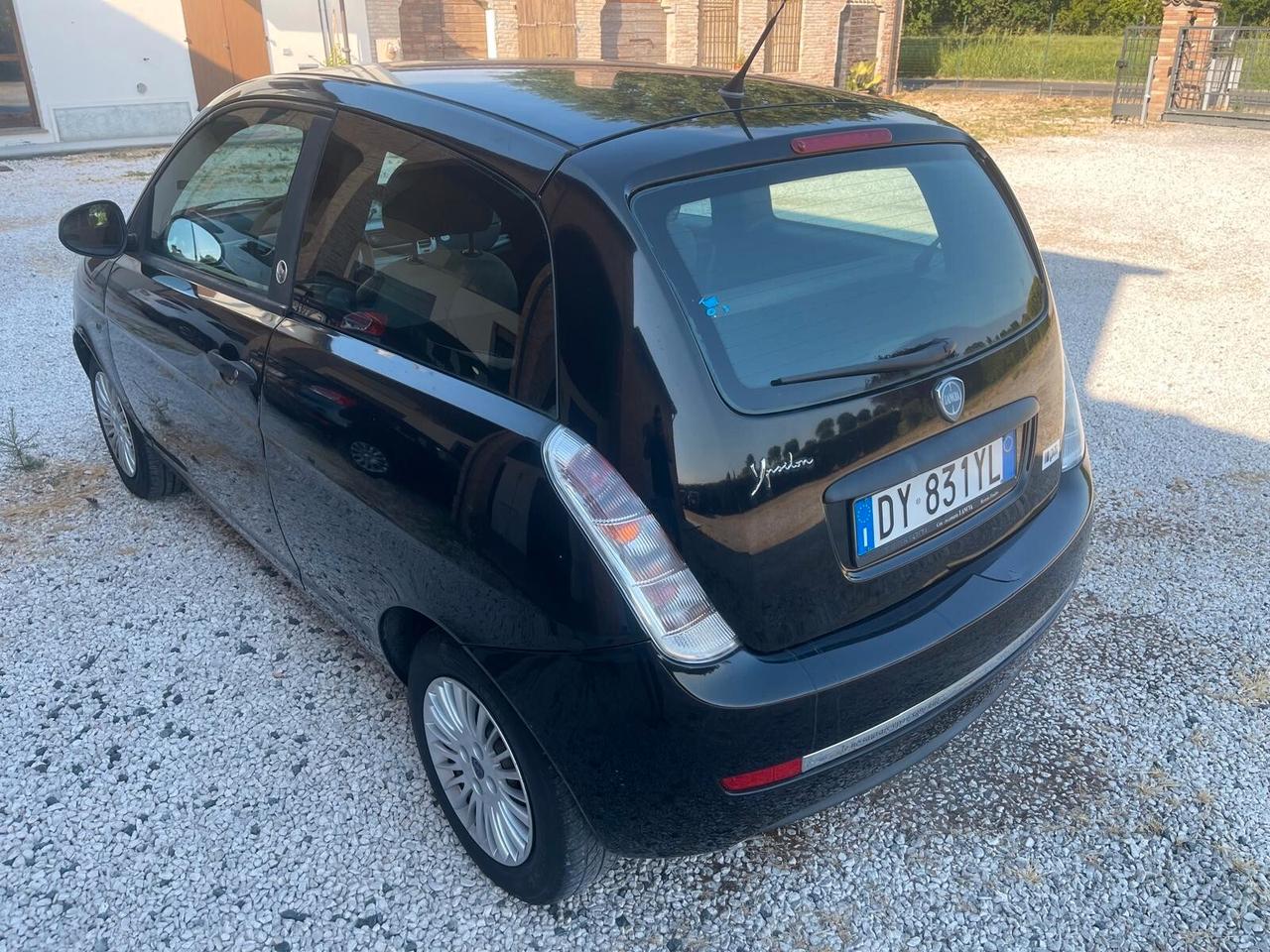 Lancia Ypsilon 1.4 Argento Ecochic GPL