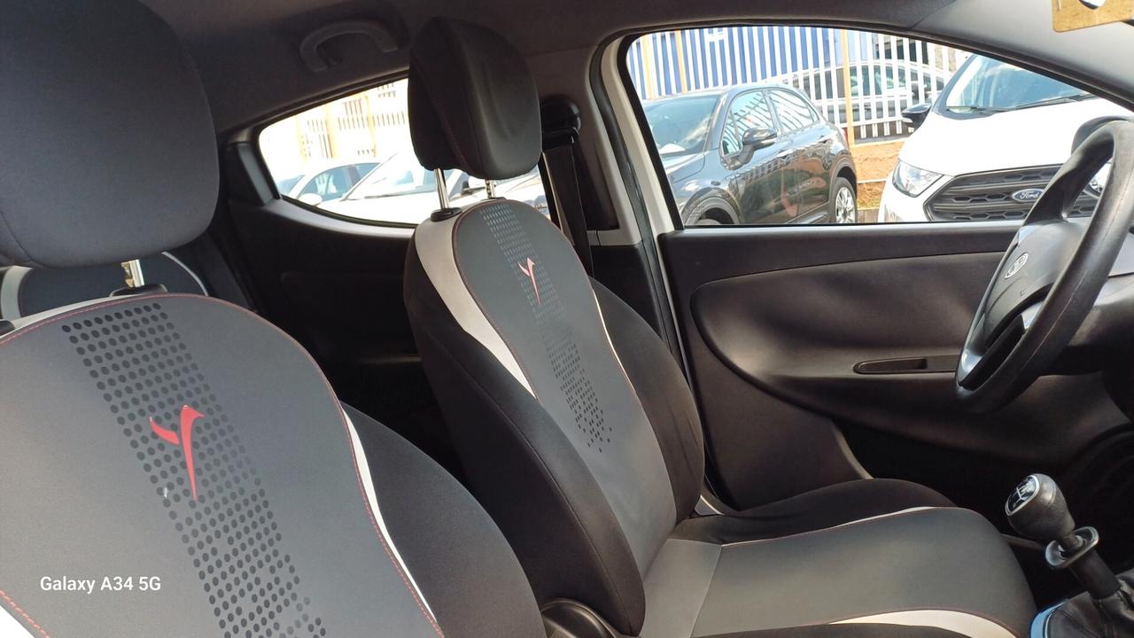 Lancia Ypsilon 85 CV 5 porte Metano Ecochic Gold