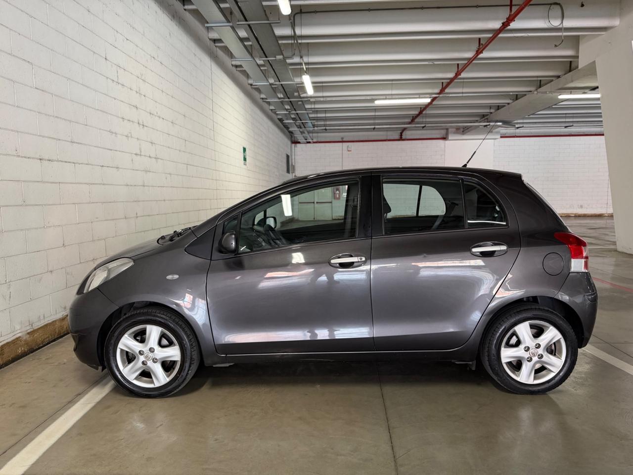 Toyota Yaris 1.0 5 porte Sol
