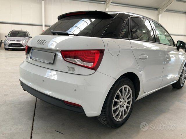 Audi A1 Sportback 1.0 tfsi ultra Sport 95cv 5Posti