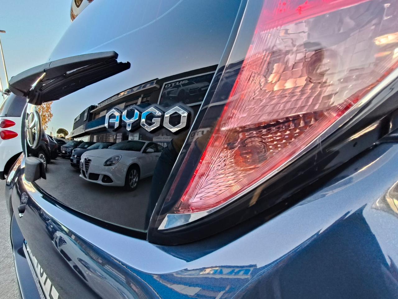 Toyota Aygo Connect 1.0 VVT-i 72 CV 5 porte x-play