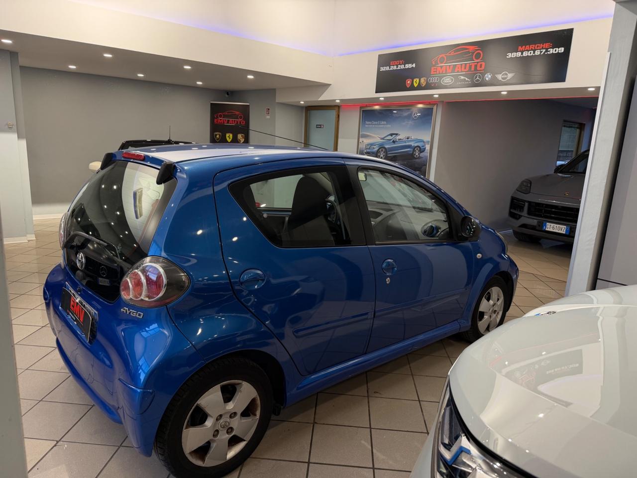 Toyota AYGO 1.0 12V VVT-I 5P M-MT (50 KW) automatica