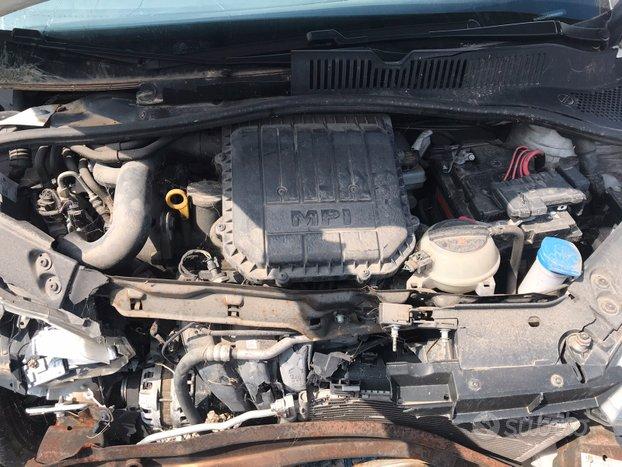Vw Up 1.0 bfuel benz/ metano Incidentata