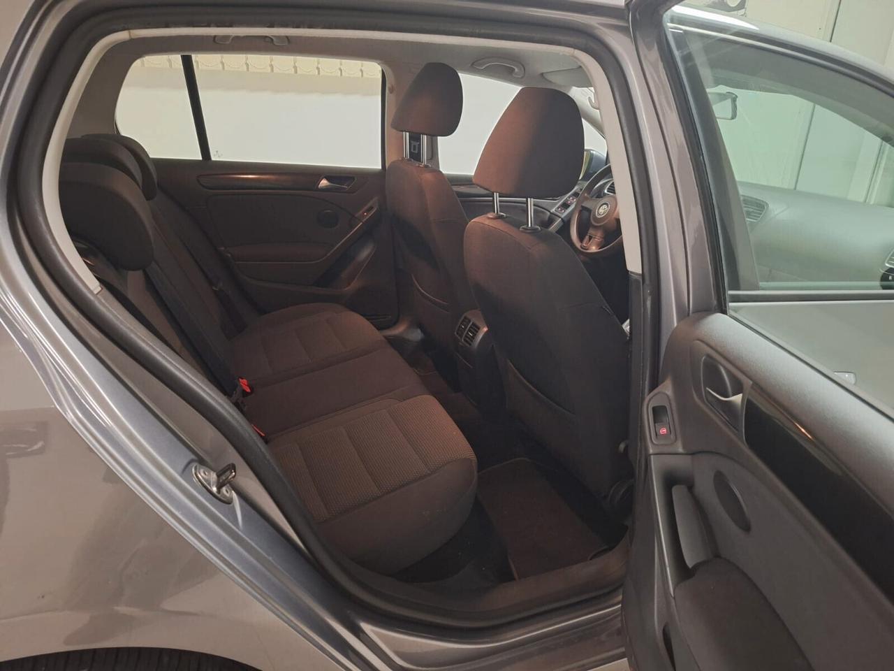 Volkswagen Golf 1.6 TDI 105cv - NEOPATENTATI