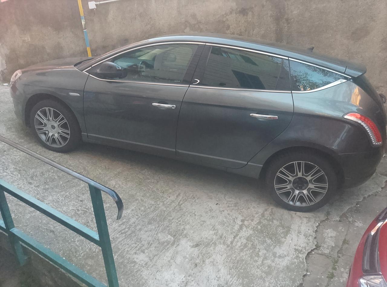 Lancia Delta 1.6 MJT DPF 105 CV Gold