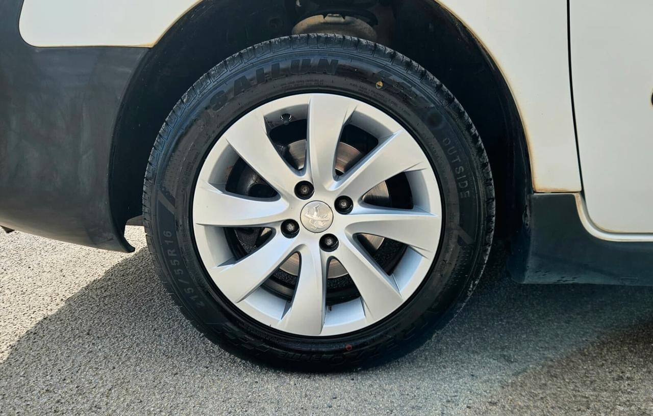 Peugeot Partner BlueHDi 100cv Outdoor