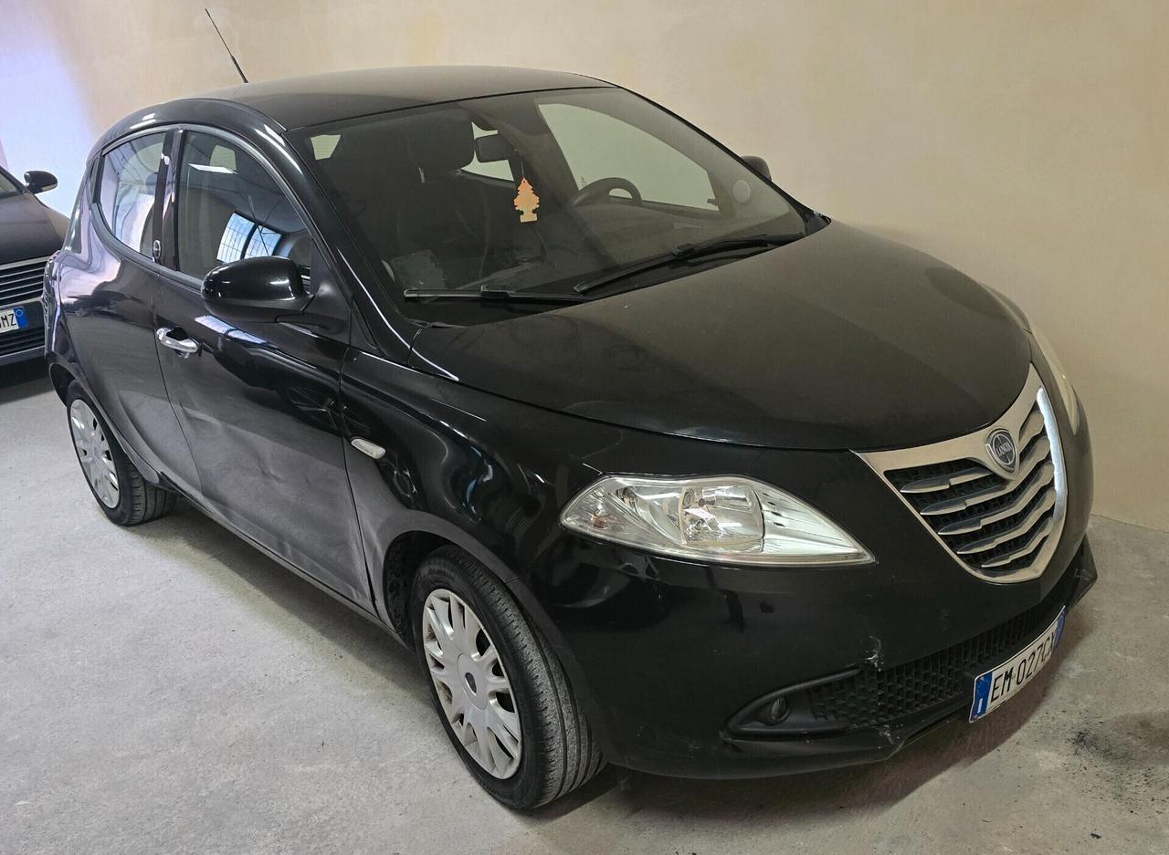 Lancia Ypsilon 1.2 69 CV 5 porte GPL Ecochic Silver
