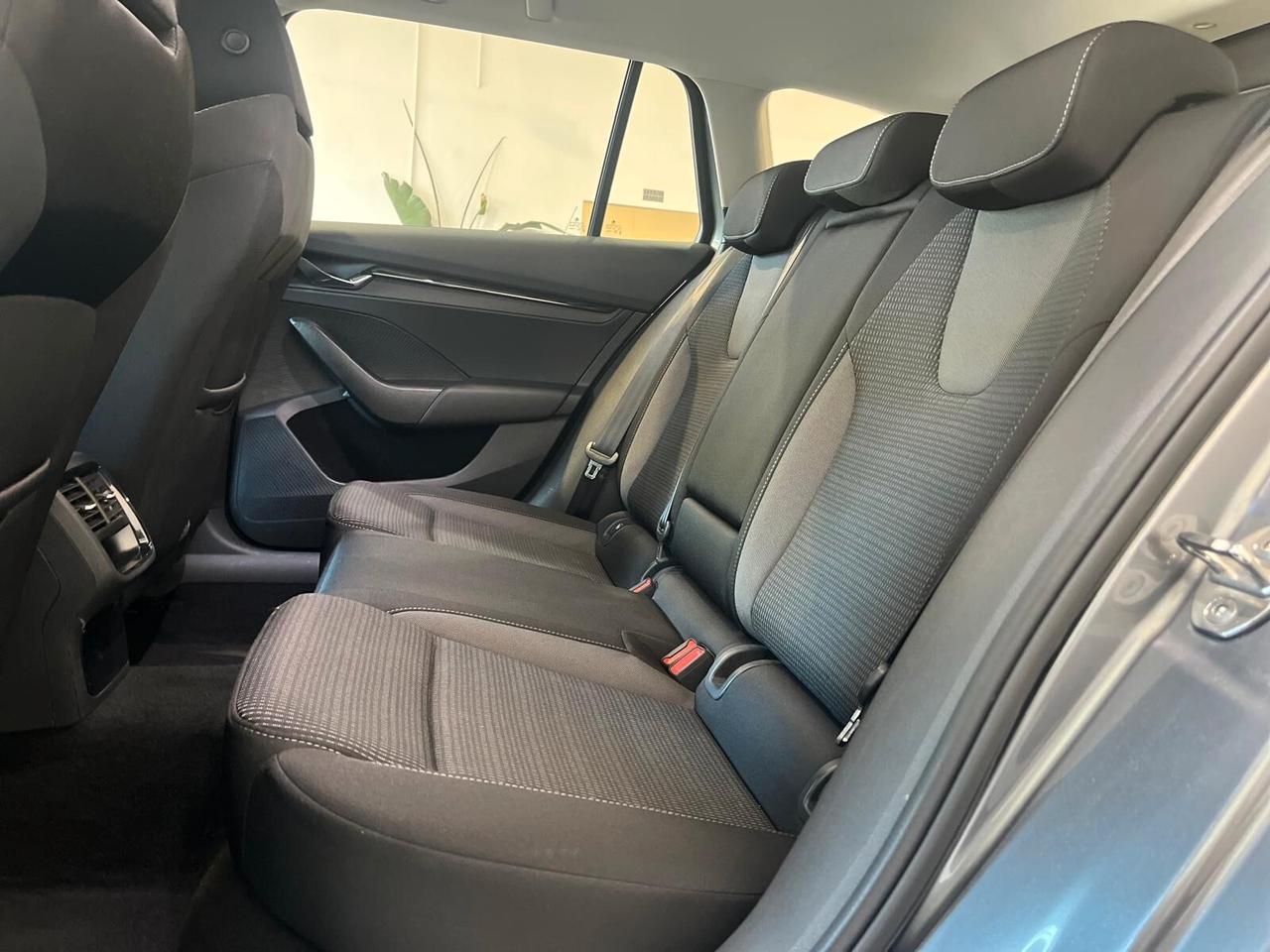 SKODA OCTAVIA 2.0 TDI DSG 10/2023 *81MILA KM*UNICOPRO*
