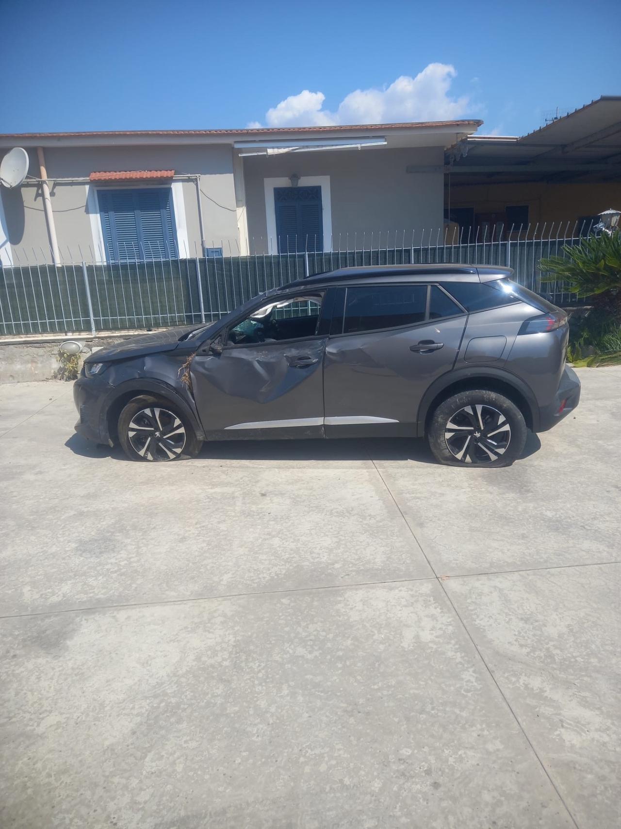 Peugeot 2008 2023 Incidentata sinistrata