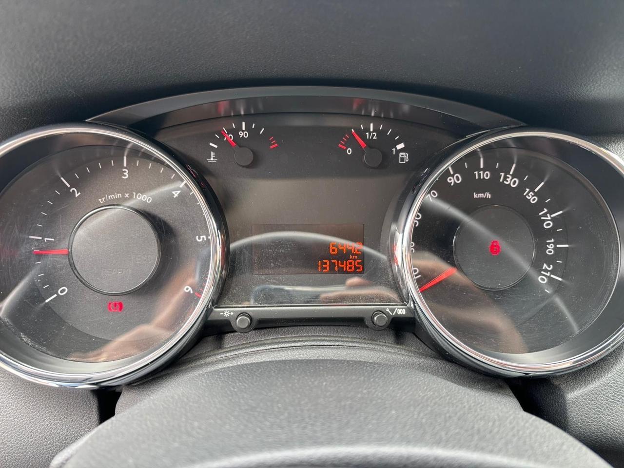 Peugeot 5008 1.6 HDi 112CV Allure