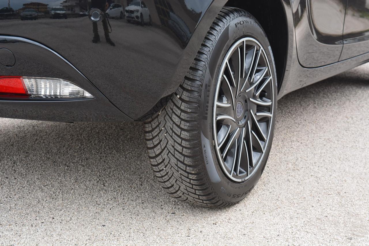 Lancia Ypsilon 1.0 FireFly 5 porte S&S Hybrid Ecochic Gold