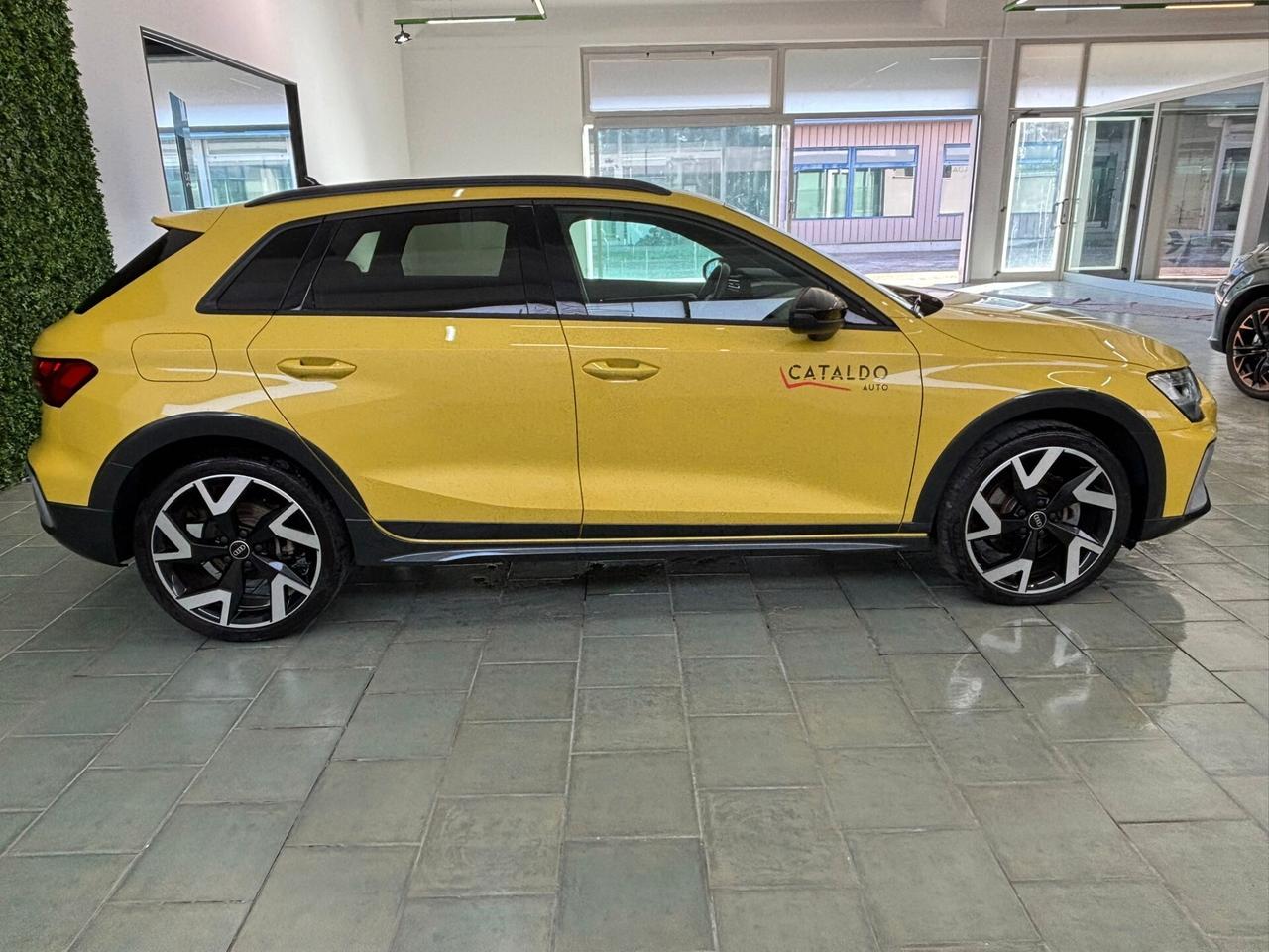 Audi A3 allstreet 35 TFSI S tronic Identity Contrast