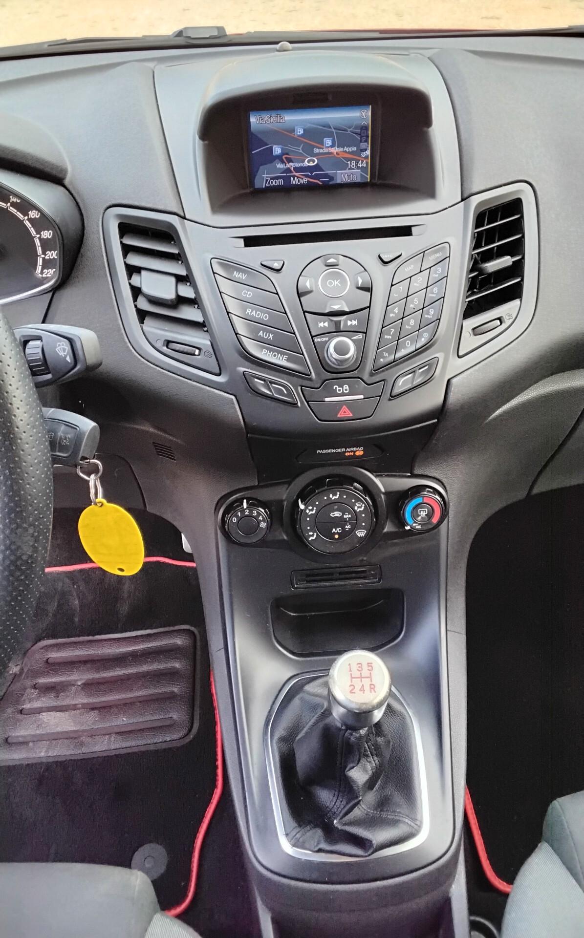 Ford Fiesta 1.5 TDCi 75CV 5 porte ST-Line