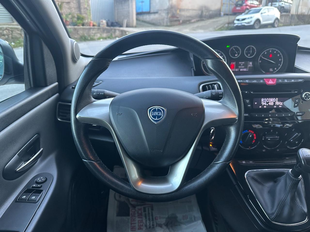 Lancia Ypsilon 0.9 TwinAir 85 CV 5 porte S&S Platinum GPL