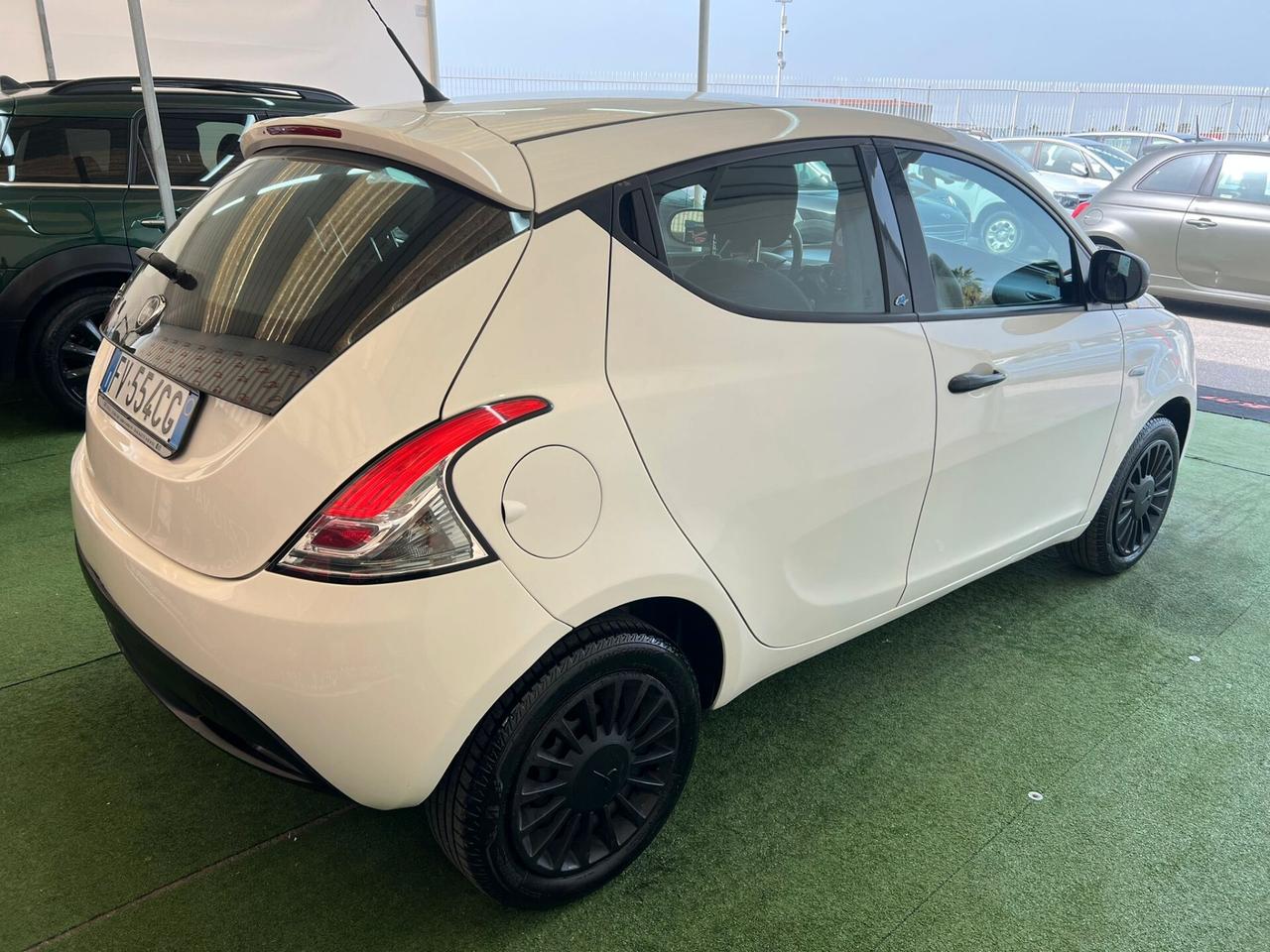 LANCIA YPSILON 1.2 BENZINA 70CV