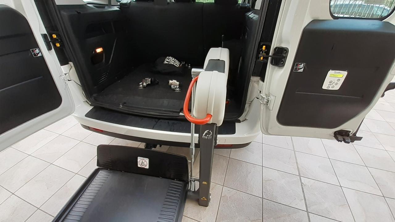 Doblo tetto alto trasporto disabili 1.6 MJT €6